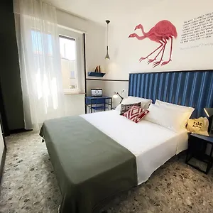  Albergue Yellowsquare